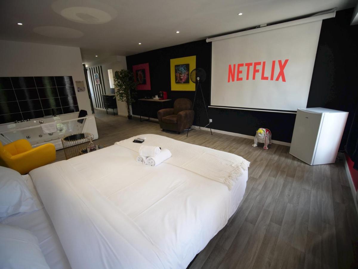 Ng Suitehome - Lille I Roubaix Centre I Grand Place - Balneo - Netflix - Wifi Luaran gambar