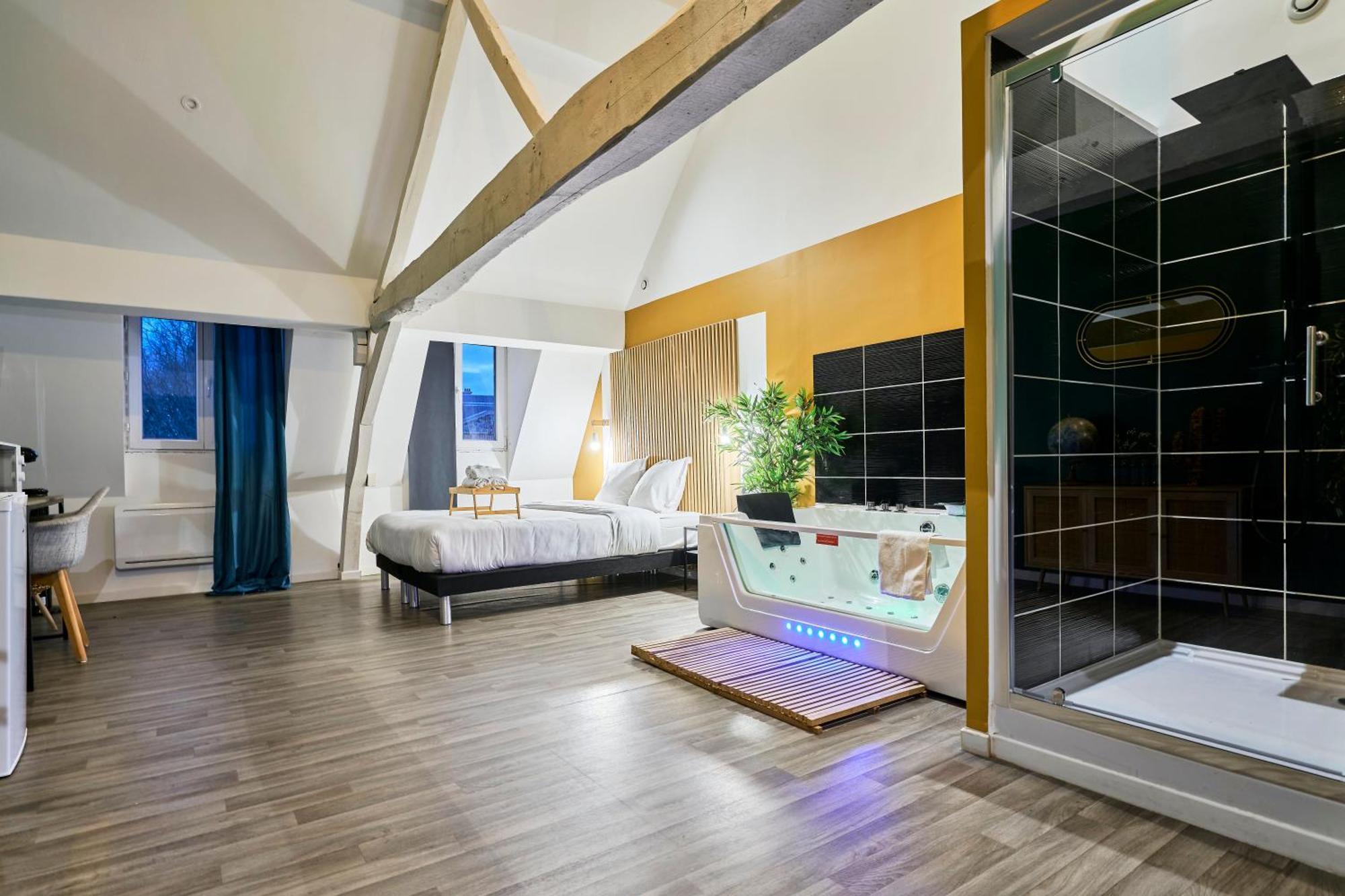 Ng Suitehome - Lille I Roubaix Centre I Grand Place - Balneo - Netflix - Wifi Luaran gambar