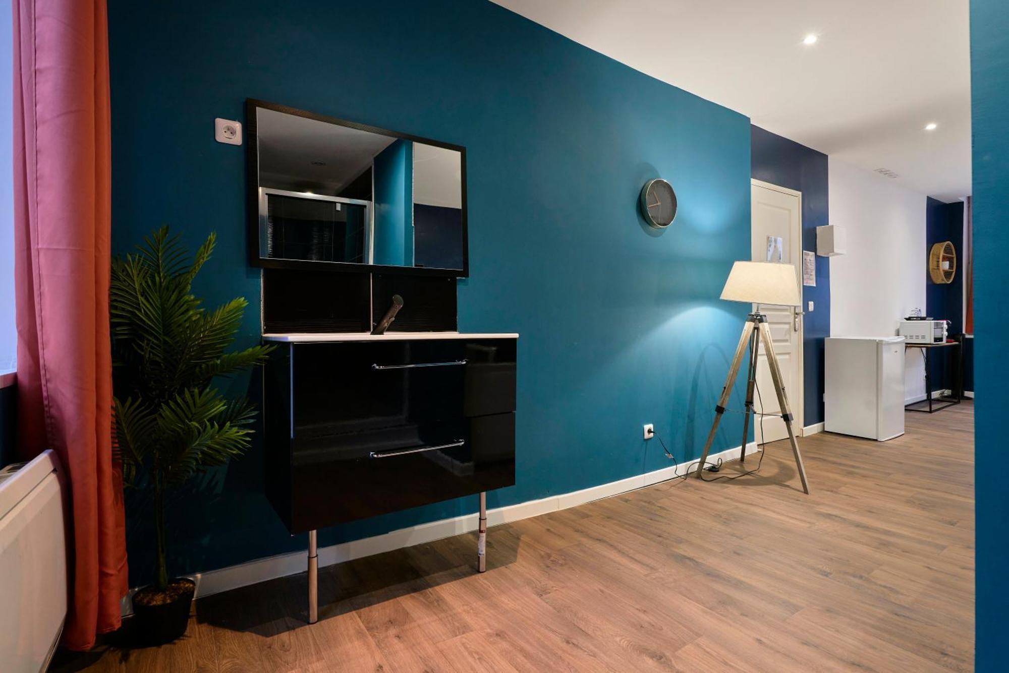 Ng Suitehome - Lille I Roubaix Centre I Grand Place - Balneo - Netflix - Wifi Luaran gambar